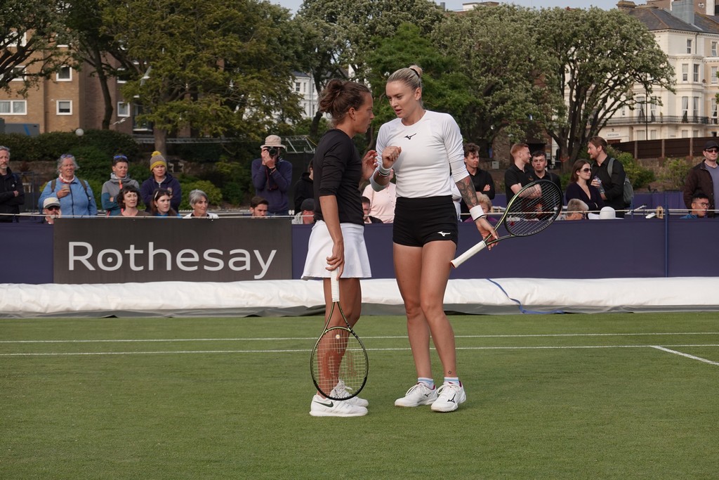 Strýcová/Martincová vs. Dabrowski/Gavrilova