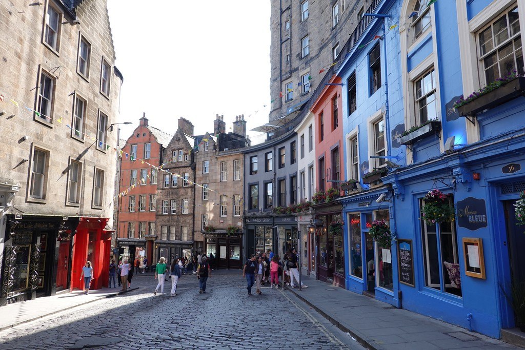 Edinburgh: Victoria Street