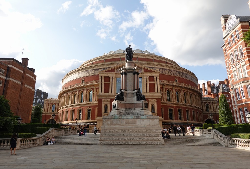 London: Royal Albert Hall & Memorial to the Great Exhibition