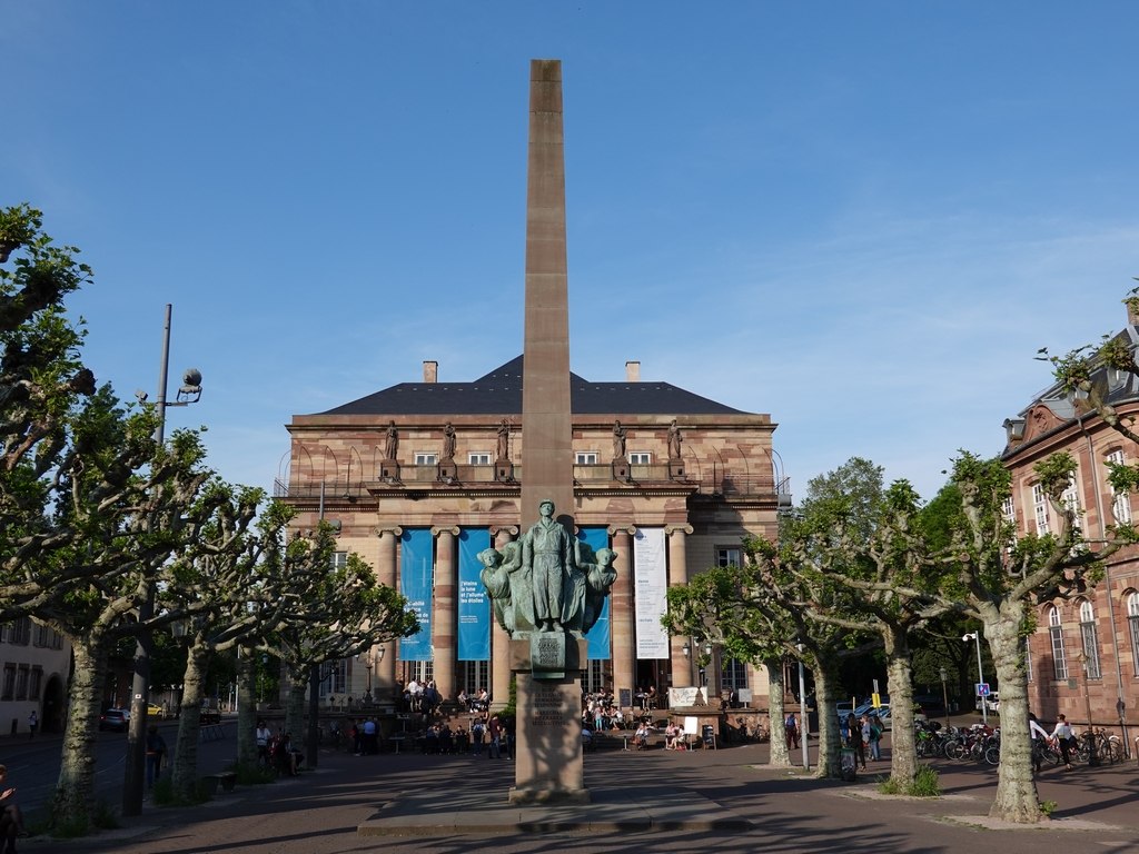 Strasbourg / Straßburg: Opéra de Strasbourg & Monument du Maréchal Leclerc