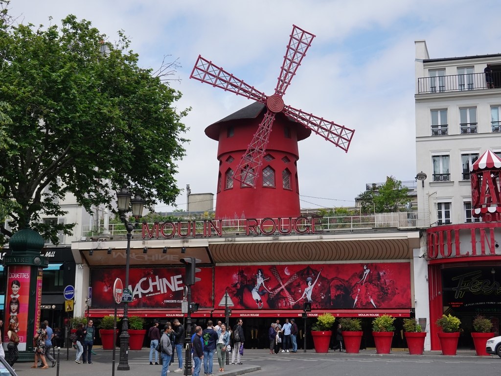 Paris: Moulin Rouge